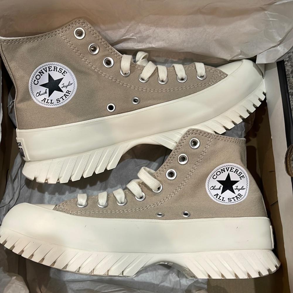 Chuck Taylor All Star Lugged 2.0 Seasonal Color Size 8.5 Women’s/6.5 Men’s